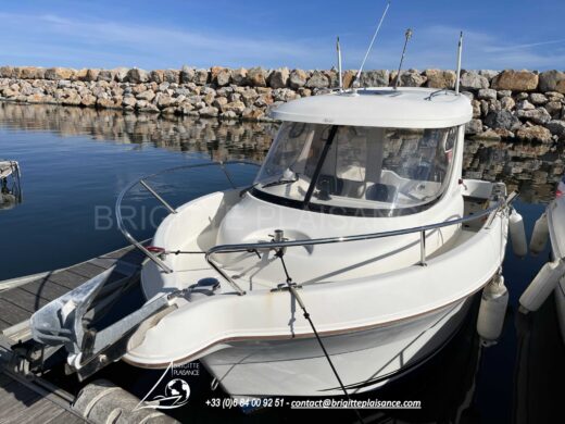 QUICKSILVER 640 PILOTHOUSE