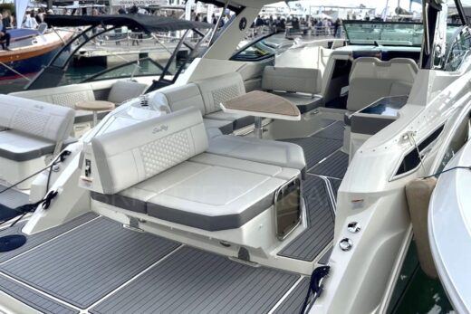 SEA RAY 320 SUNDANCER