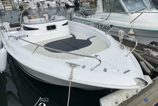 B2 Marine Cap Ferret 652