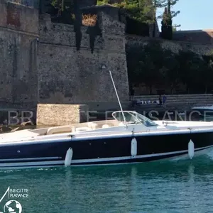 Chris Craft Launch 28
