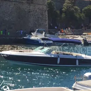 Chris Craft Launch 28
