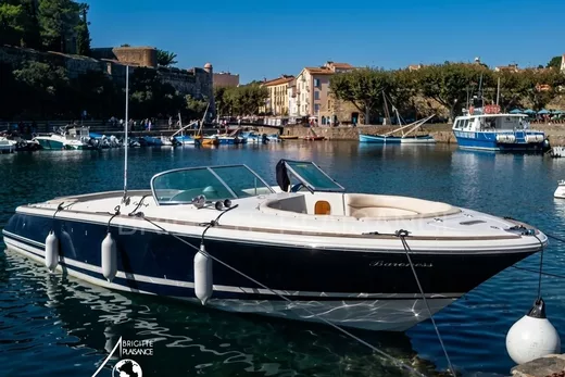 Chris Craft Launch 28